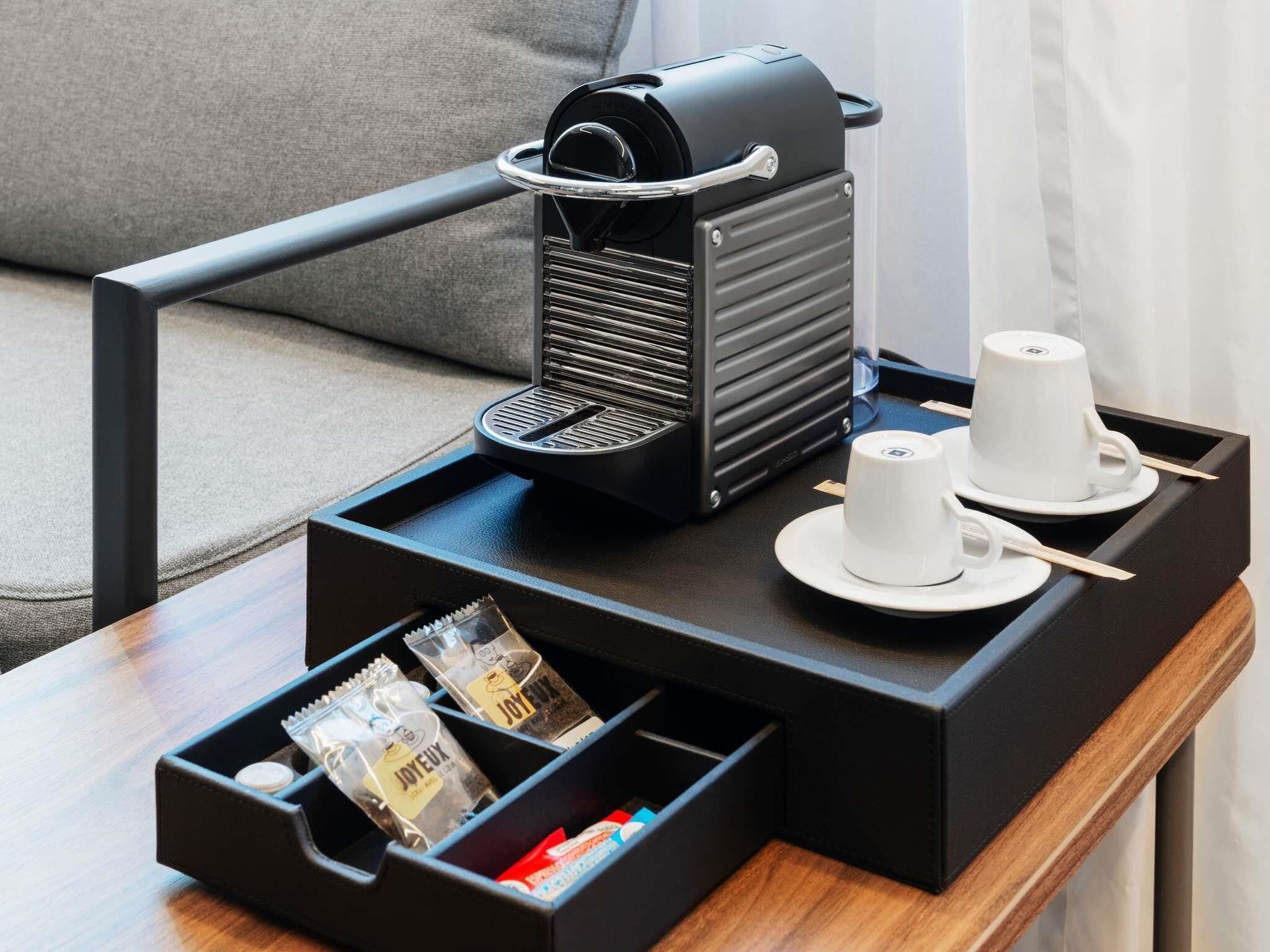 executive suite, 1 king bed | minibar, in-room safe, desk, blackout curtains