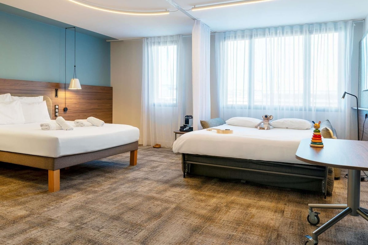 Executive Suite, 1 King Bed with Sofa bed