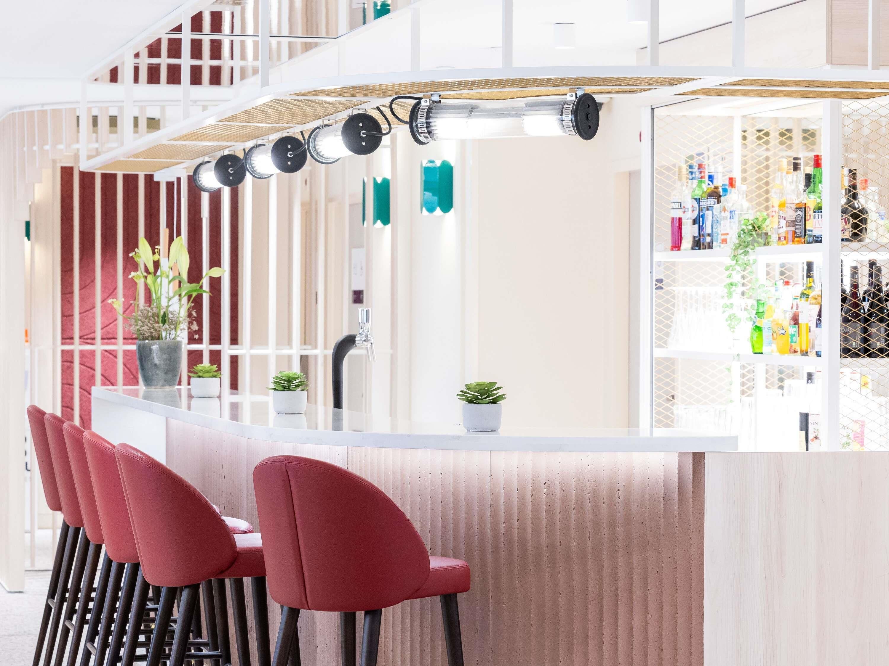 酒吧（店内）