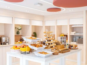 Petit déjeuner continental servi tous les jours en supplément