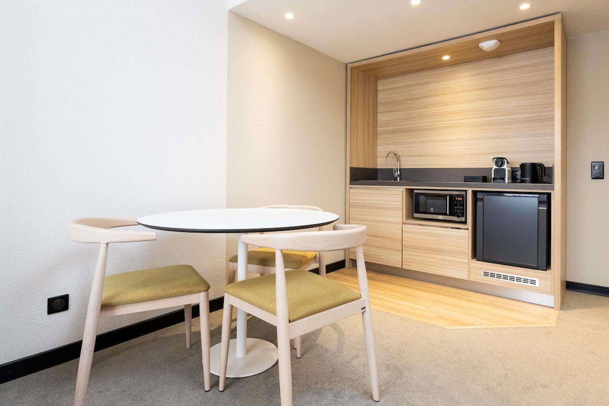 Premium bedding, memory foam beds, minibar, in-room safe