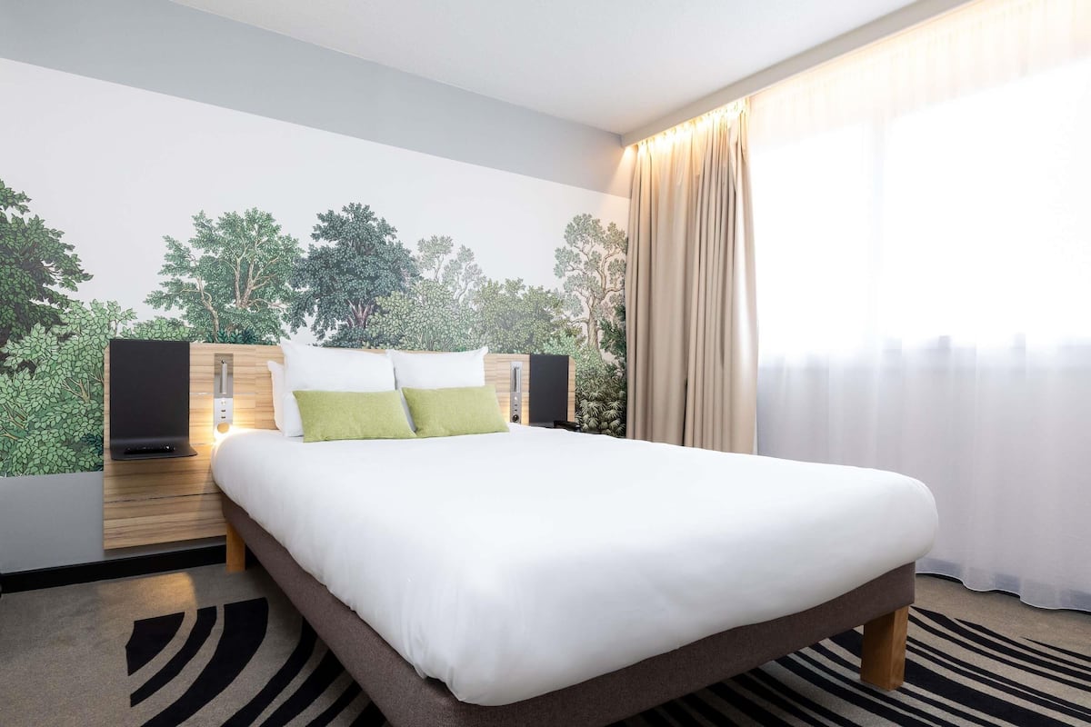 Ropa de cama de alta calidad, colchones con efecto memoria y minibar