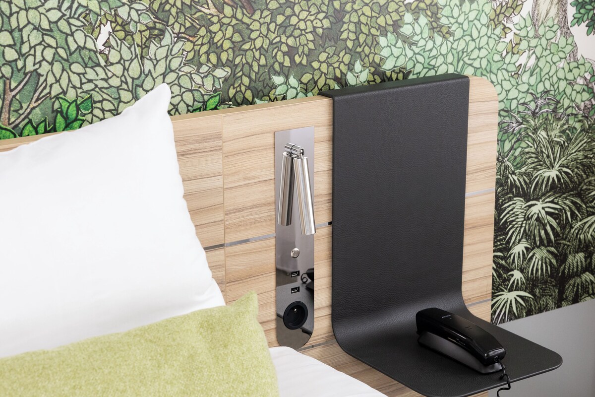 Ropa de cama de alta calidad, camas con efecto memoria y minibar