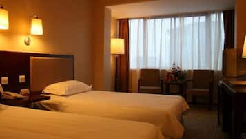 Luxury Room, 1 King Bed | Minibar, in-room safe, iron/ironing board, Internet