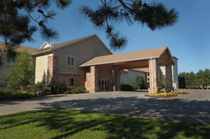 Front of property - Thumper Pond Resort (Ottertail)