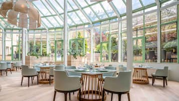 Breakfast, lunch, dinner served; garden views