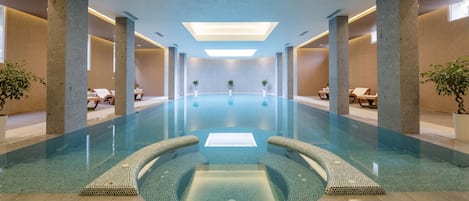 Sauna, steam room, aromatherapy, sports massages, 2 treatment rooms