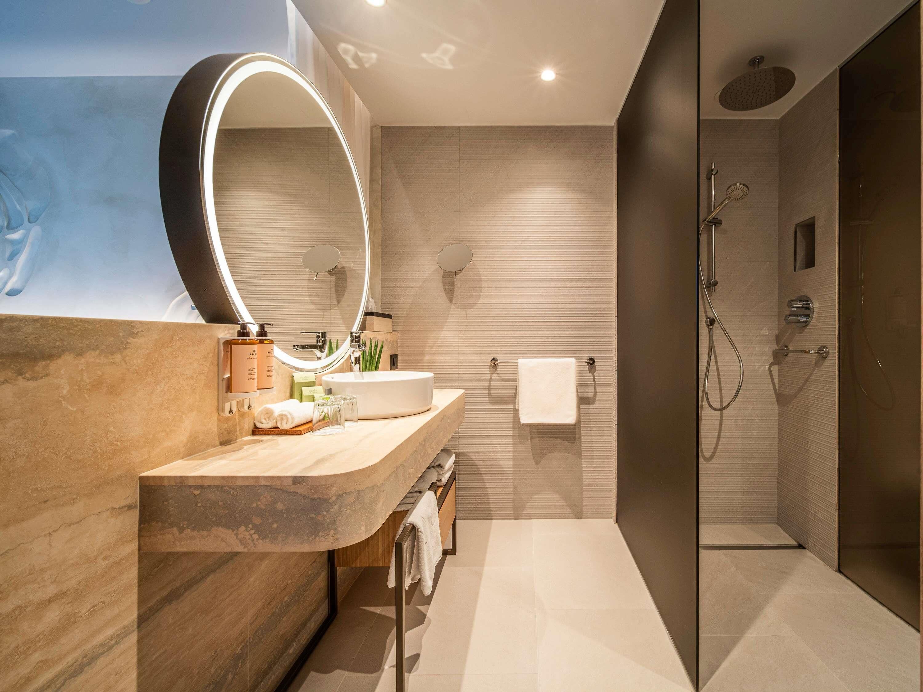 Superior Room, 1 Double Bed | 1 bedroom, in-room safe, blackout curtains, soundproofing