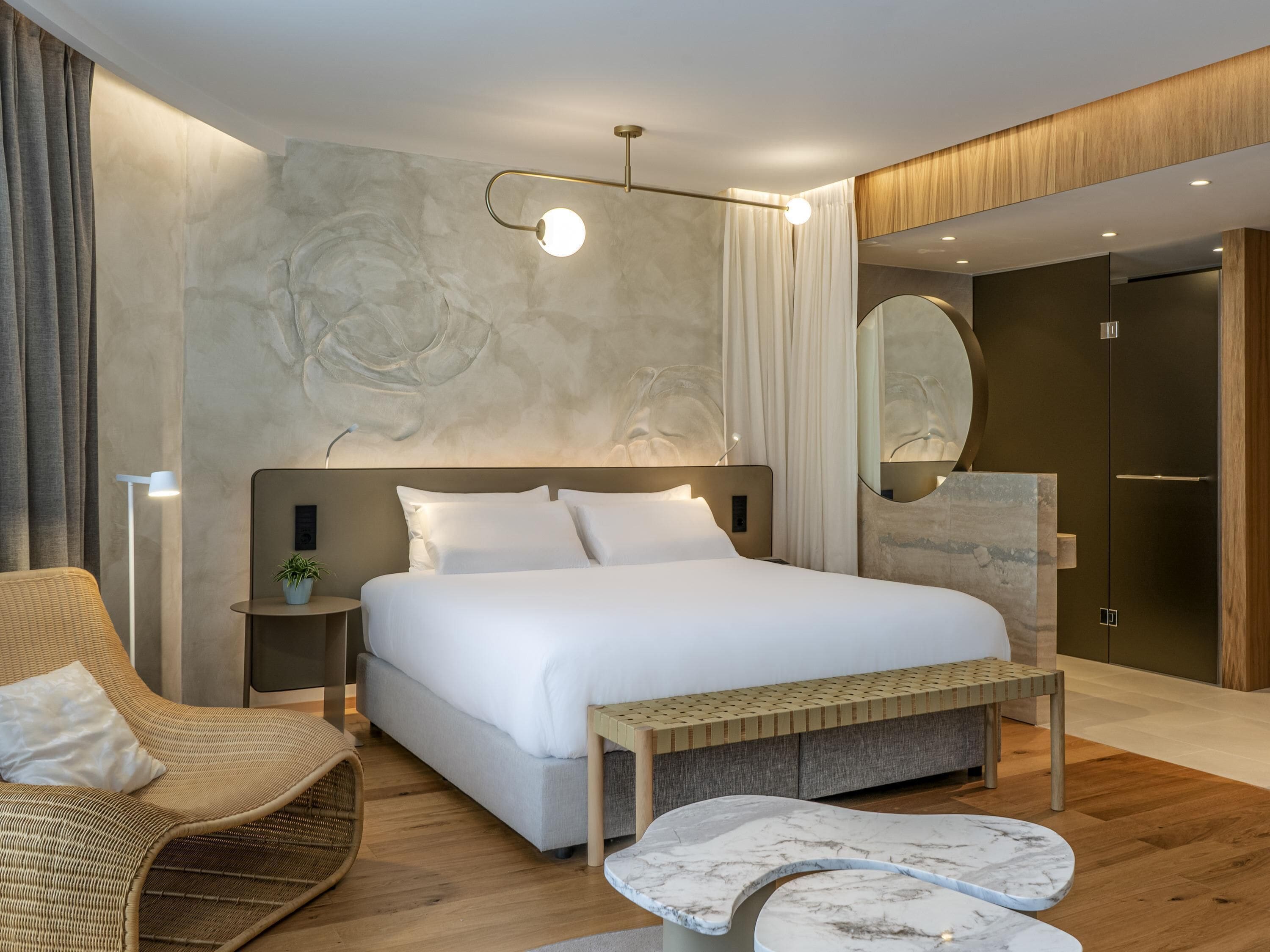 Phòng Suite Deluxe, 1 giường đôi | 1 phòng ngủ, két bảo mật tại phòng, màn/rèm cản sáng, phòng cách âm 