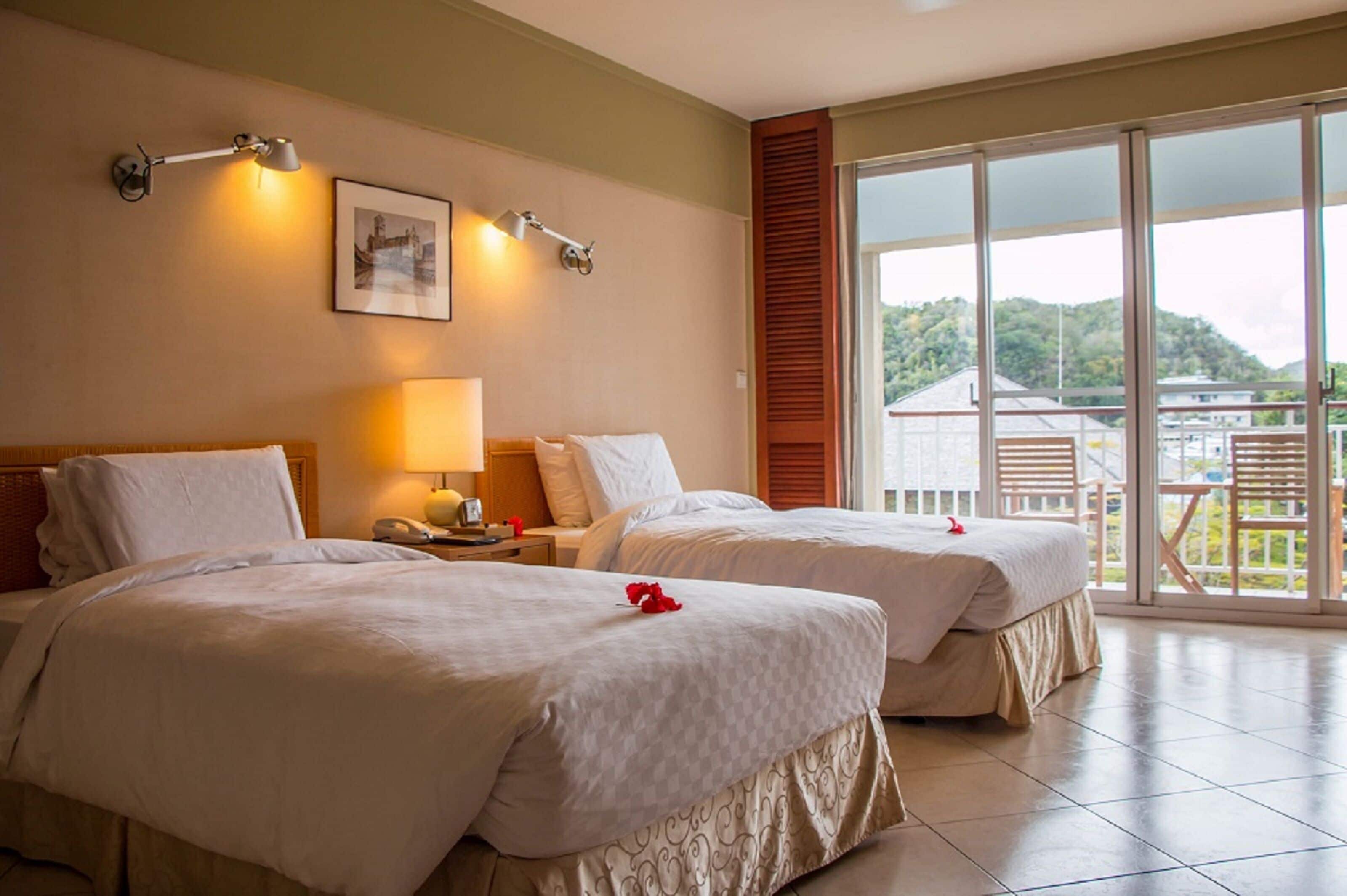 standard room | minibar, in-room safe, individually furnished, desk