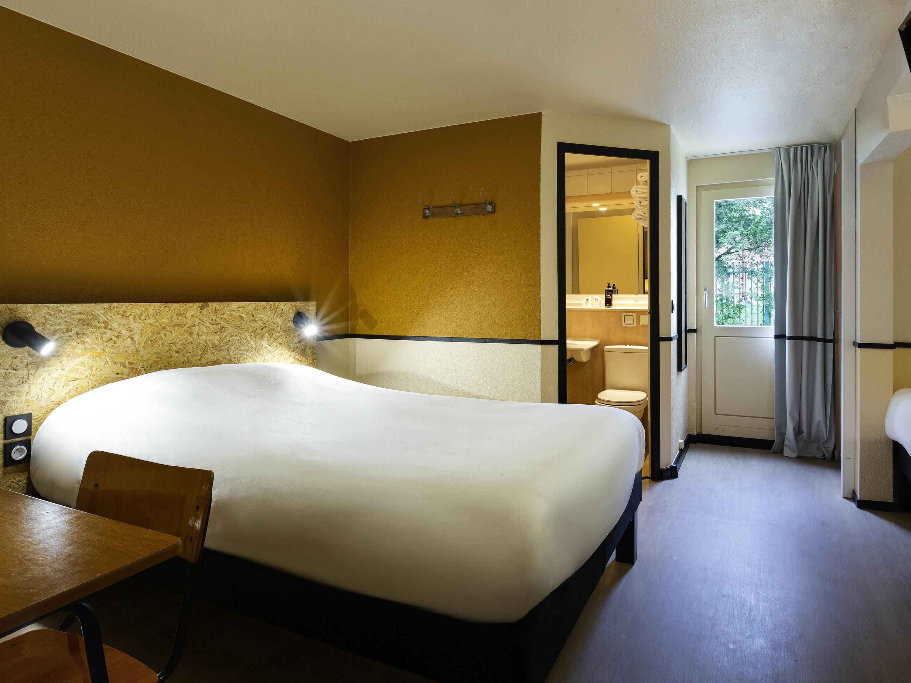 Room, 1 Double Bed (Pop) | Blackout drapes, free WiFi, bed sheets