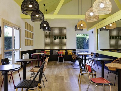 greet Hotel Villeneuve La Garenne