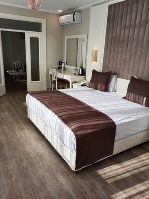 Deluxe Suite | Minibar, in-room safe, desk, soundproofing - Grand Anka Hotel (Istanbul)