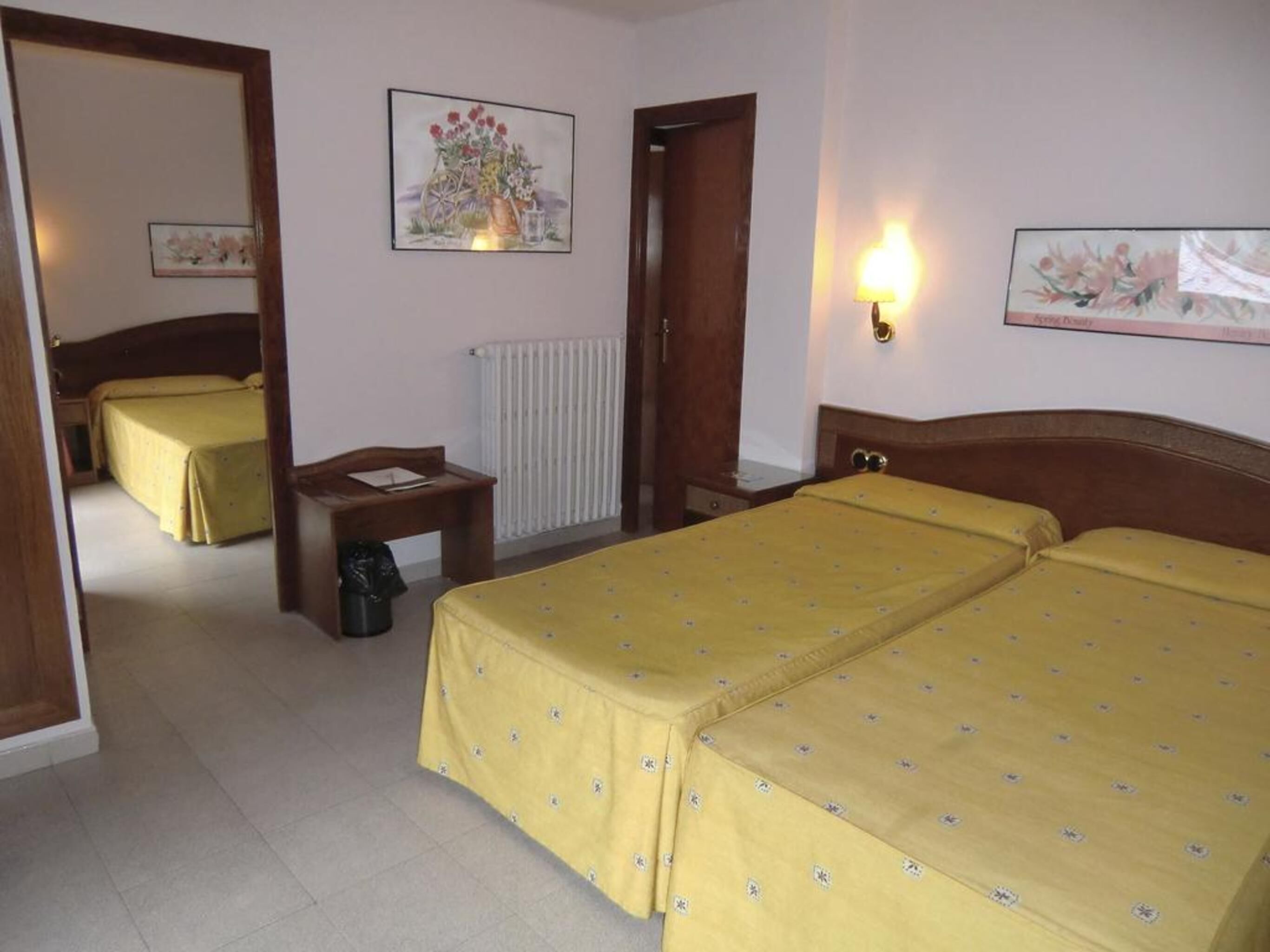 Coffres-forts dans les chambres, bureau