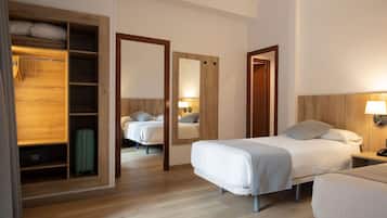 Cofres nos quartos, escrivaninha, espaço de trabalho para notebook