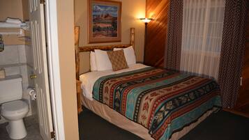 Standardzimmer, 1 Queen-Bett | Bügeleisen/Bügelbrett, kostenloses WLAN, Bettwäsche