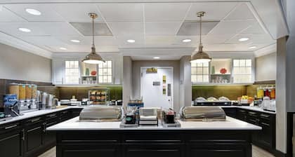 Homewood Suites by Hilton Edgewater