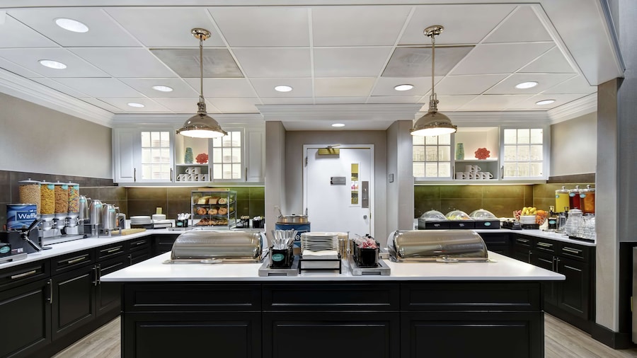 Homewood Suites by Hilton Edgewater