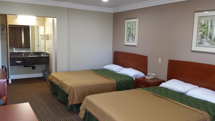 Regency Inn And Suites