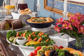 Free daily continental breakfast 
