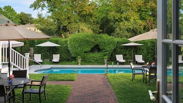 Outdoor pool, pool loungers