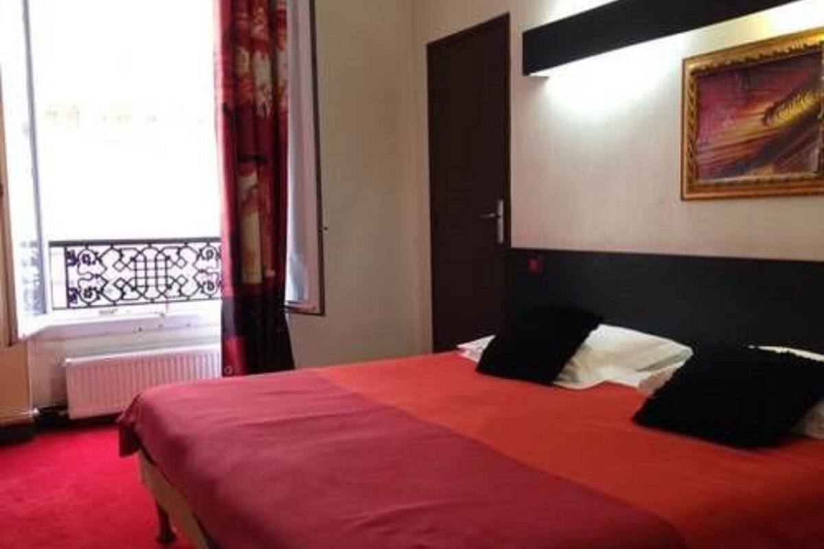 Superior Room | Premium bedding, desk, soundproofing, iron/ironing board