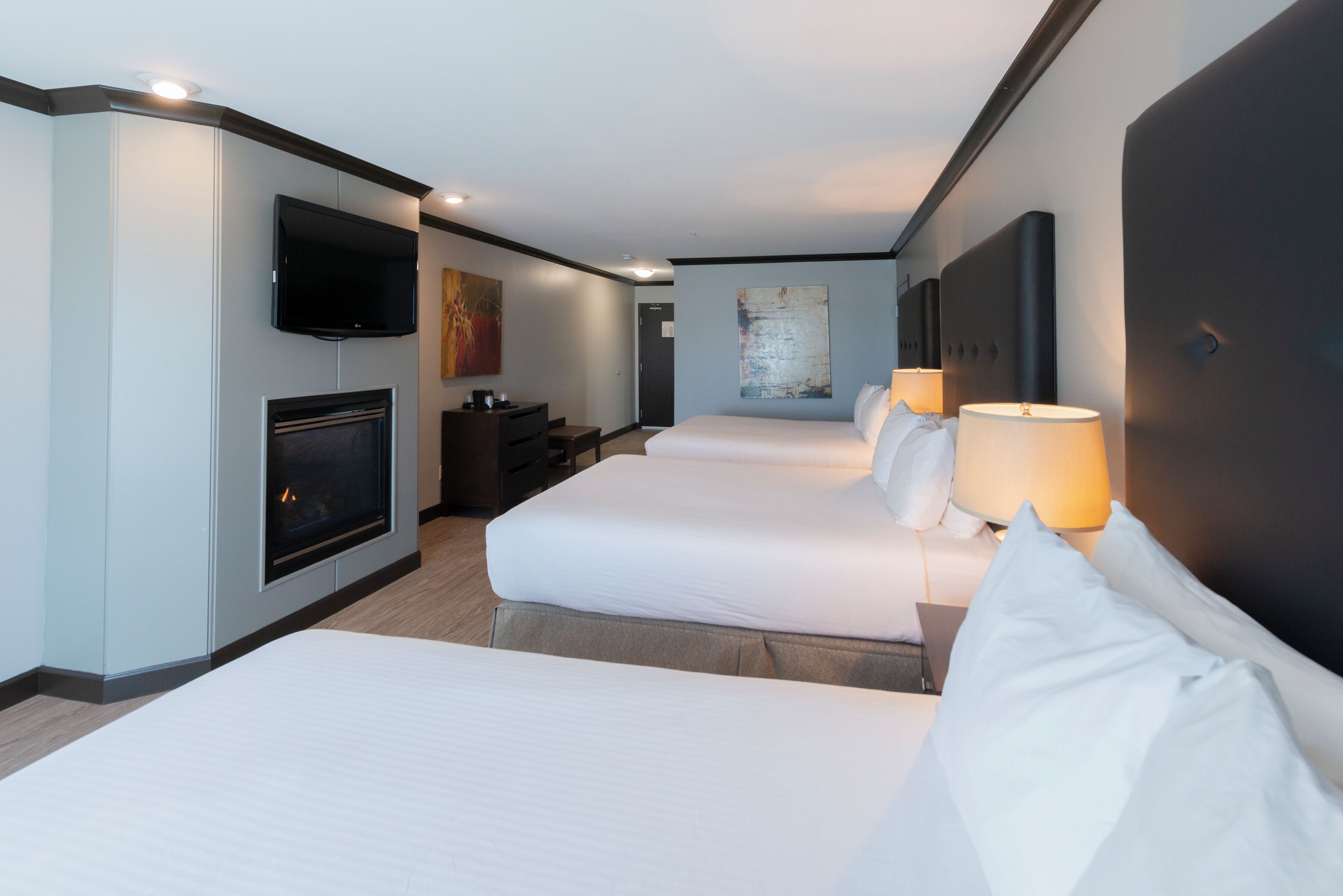 Premium Δωμάτιο, Περισσότερα από 1 Κρεβάτια, Τζάκι | Κλινοσκεπάσματα υψηλής ποιότητας, κουρτίνες συσκότισης 