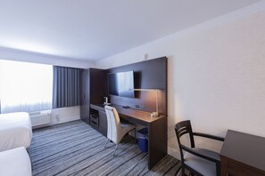 Executive Suite, 2 Queen Beds, Non Smoking, Kitchen