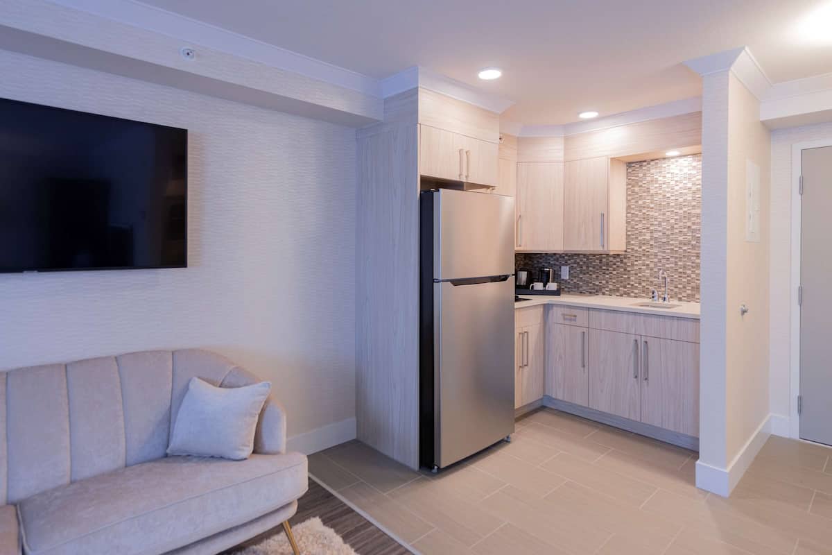 Suite, 1 trÚs grand lit, non-fumeur, cuisine (Living Room) | Cuisine privée