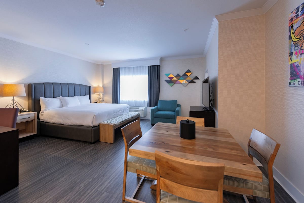 Premium bedding, blackout curtains, iron/ironing board, free WiFi