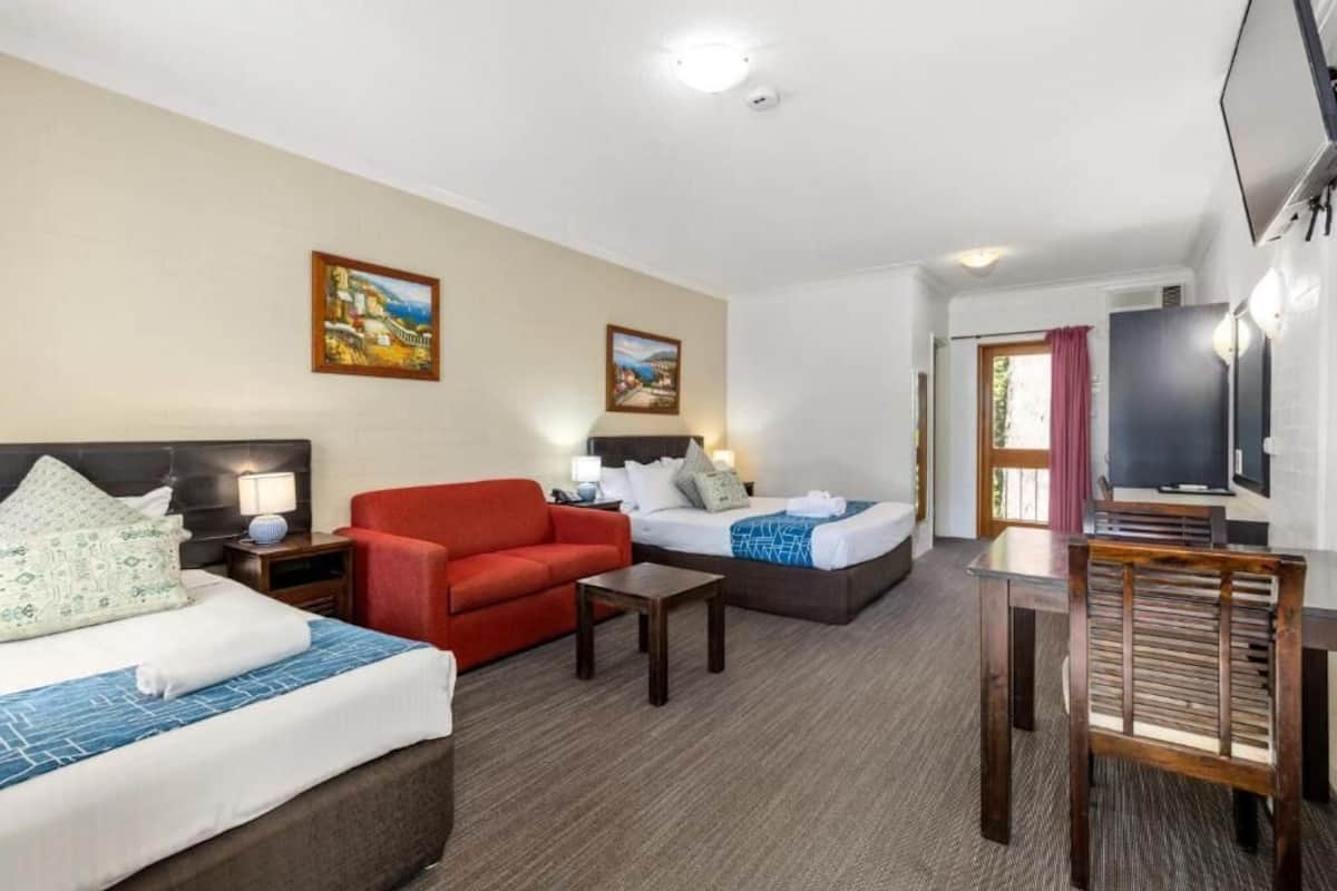 Blackout curtains, soundproofing, iron/ironing board, free WiFi