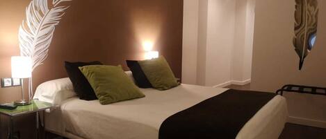 Double Room, 1 Bedroom | In-room safe, desk, soundproofing, free WiFi