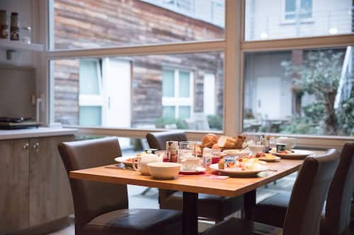 Päivittäinen buffetaamiainen maksusta