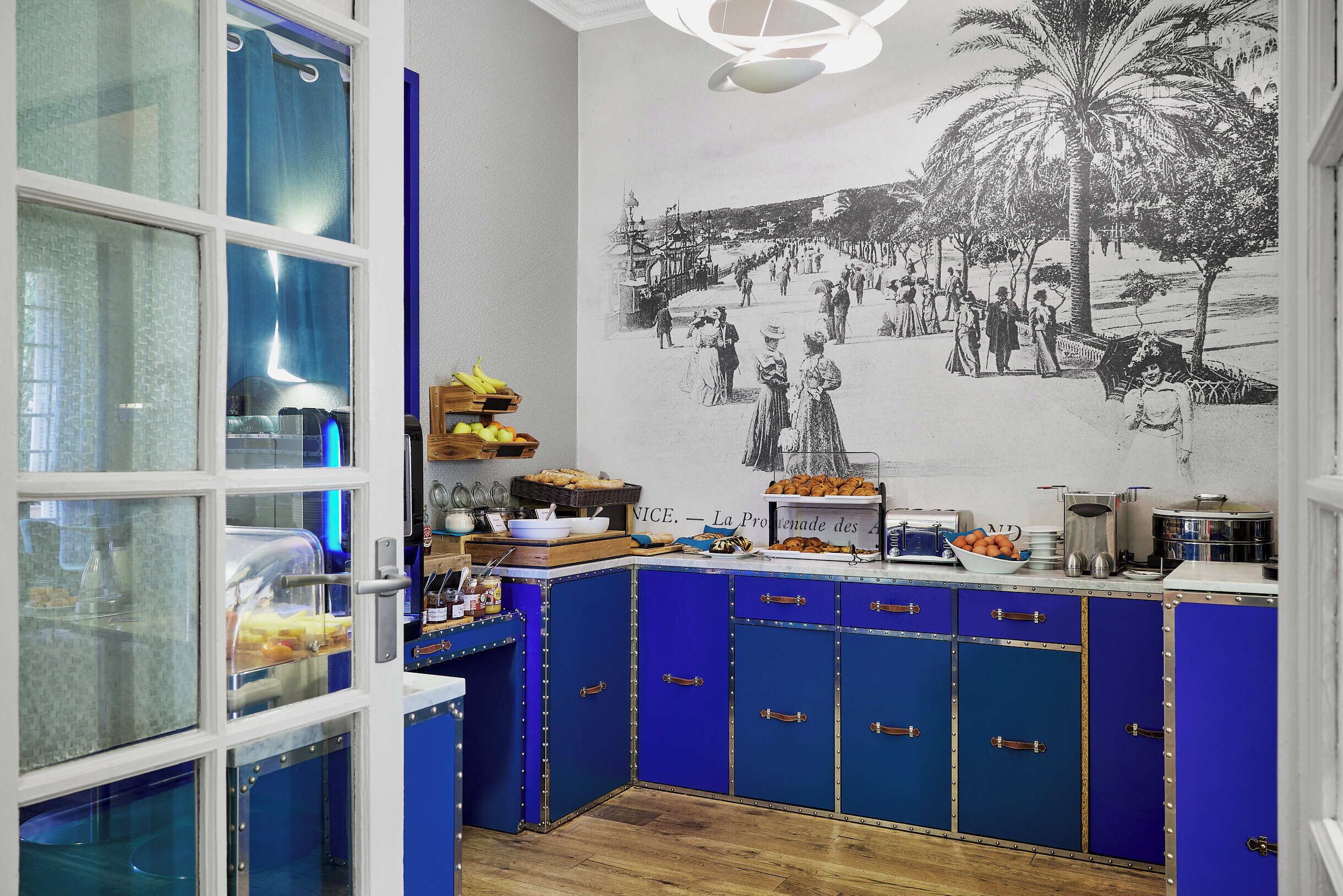 daily buffet breakfast (eur 17 per person)