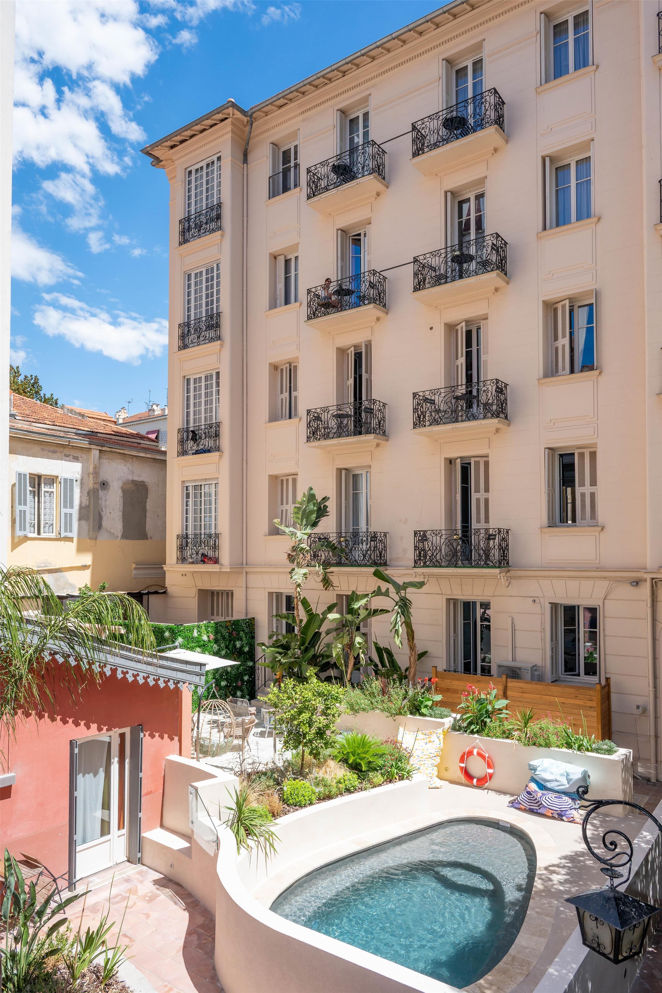 Piscine extérieure (ouverte en saison)