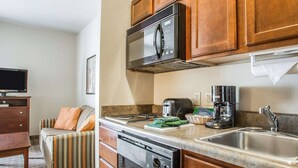 Lowest Priced Room - No Separate Rooms, All One Open Room | 책상, 노트  북 작업 공간, 암막 커튼, 다리미/다리미판