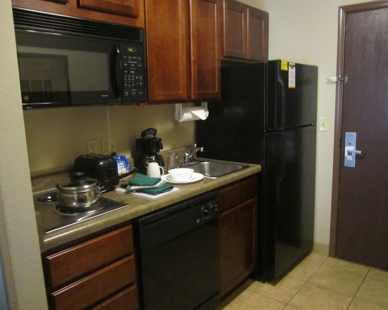 Cocina privada | Refrigerador, microondas, parrilla de estufa y lavavajillas 