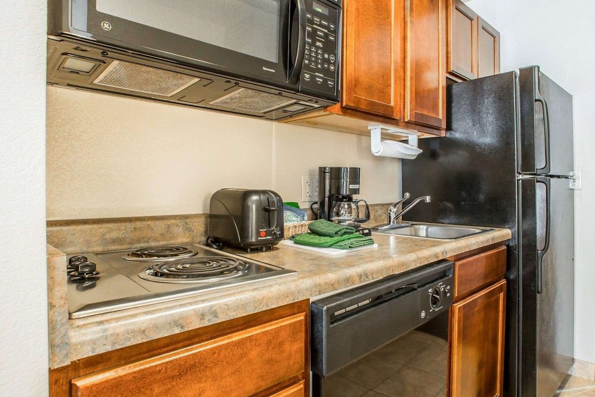 1 bedroom, desk, laptop workspace, blackout curtains