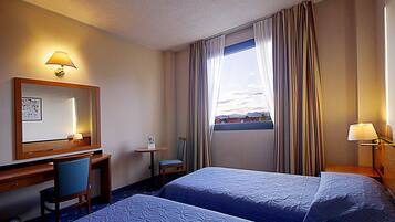 Minibar, coffres-forts dans les chambres, bureau, chambres insonorisées