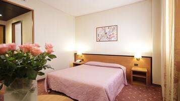 Double or Twin Room | Minibar, in-room safe, desk, soundproofing