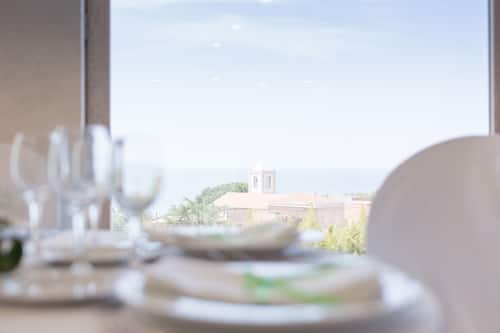 Petit déjeuner, déjeuner et dßner servis sur place