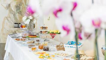 Tägliches inbegriffenes Frühstücksbuffet