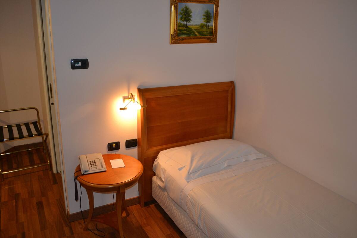 Single Room | Premium bedding, Select Comfort beds, minibar, in-room safe