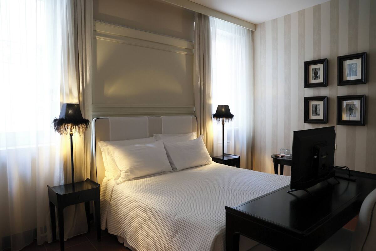 Habitació superior | 1 dormitori, roba de llit hipoal·lergògena i minibar