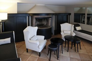 Suite Junior | 1 camera, biancheria da letto ipoallergenica, minibar