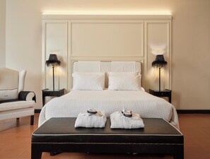 Junor Suite 1 | ملاءات للفراش لا تسبب الحساسية وميني بار وخزنة داخل الغرفة