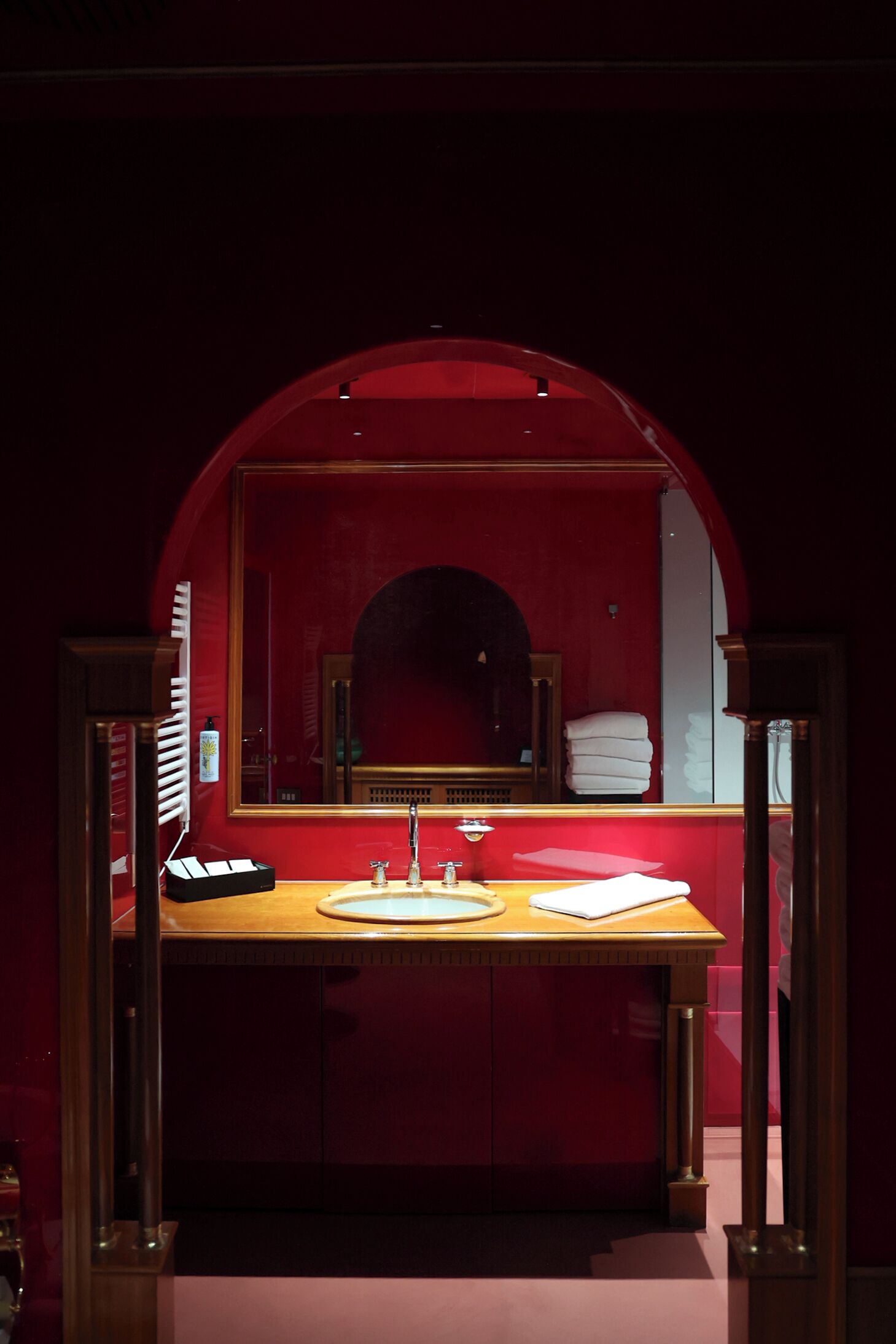 Phòng Suite dành cho gia đình | Phòng tắm | Đồ dùng nhà tắm miễn phí, máy sấy tóc, chậu vệ sinh/vòi rửa 