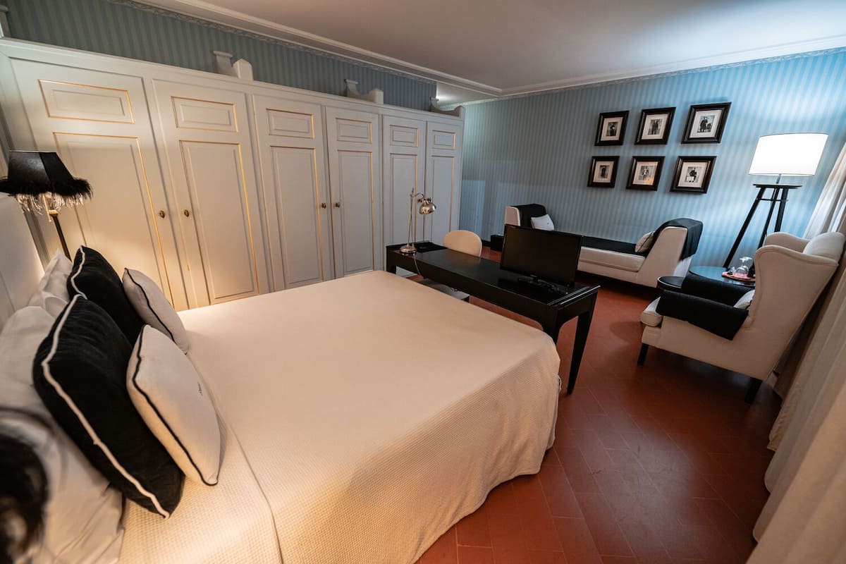 Kamar Deluks | 1 kamar tidur, minibar, brankas, dan didekorasi berbeda-beda