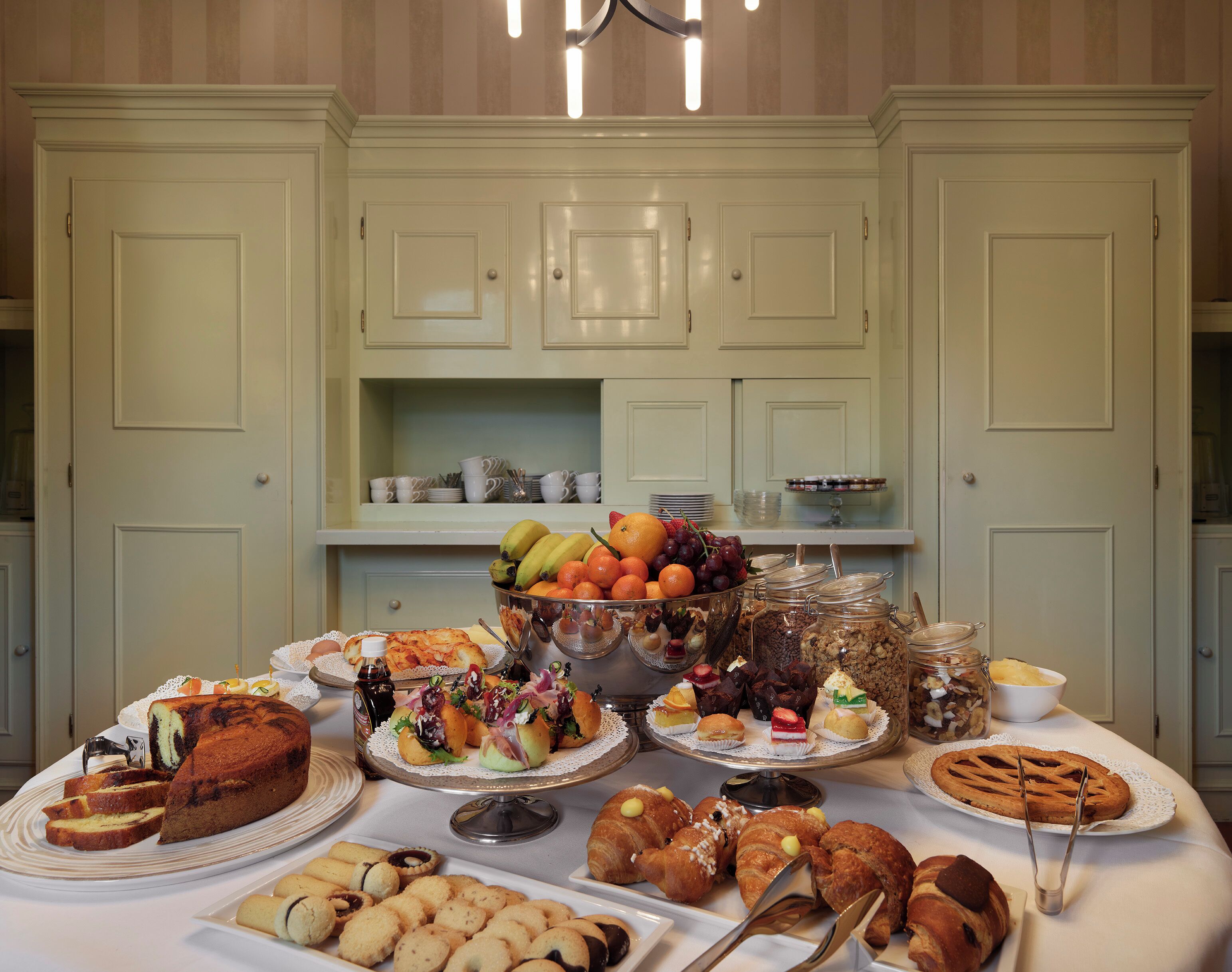 Daily buffet breakfast (EUR 10.00 per person)