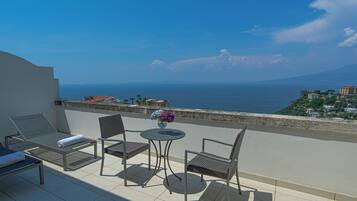 Superior Double or Twin Room, Terrace, Sea View | Minibar, in-room safe, desk, soundproofing